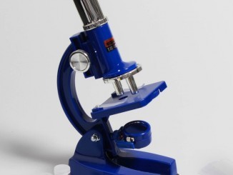 Полу-блеф под микроскопом