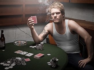 Как стать профессиональным игроком в покер?