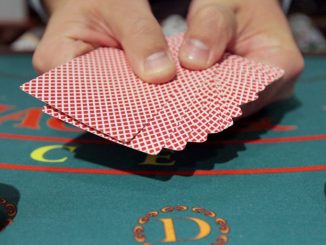 Какая комбинация старше: Стрит или Флеш