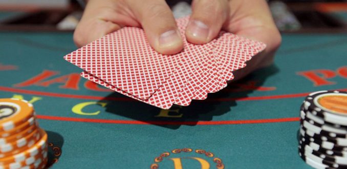 Какая комбинация старше: Стрит или Флеш