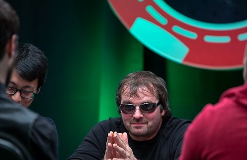 Слоуролл в покере