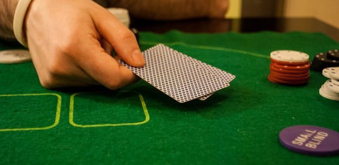 Слоуплей в покере