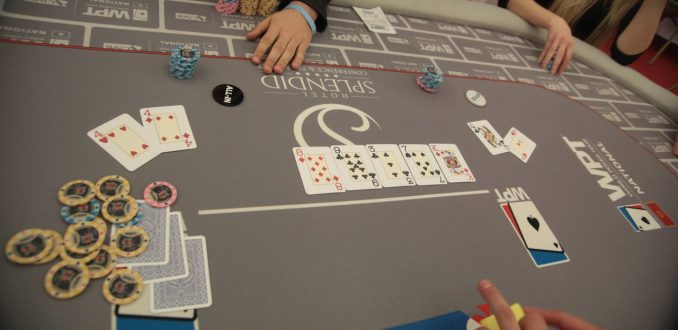 Оверкарта в покере