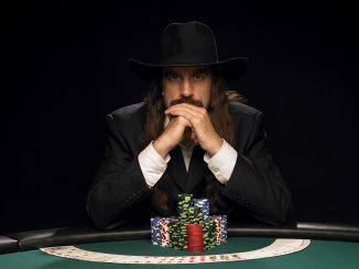 Тайтовый игрок: как ведет игру и как играть против него