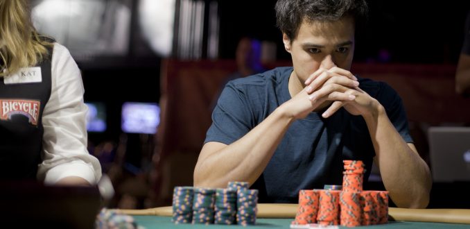 Покер для начинающих: как играть, где регистрироваться, что изучать