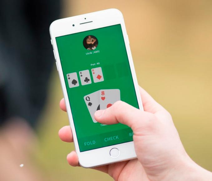 Играть с друзьями на EasyPoker